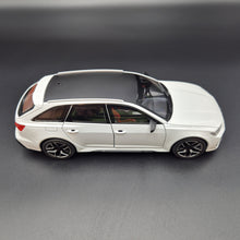 Load image into Gallery viewer, Explorafind 2022 Audi RS6 Avant White 1:24 Die Cast Car