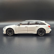 Load image into Gallery viewer, Explorafind 2022 Audi RS6 Avant White 1:24 Die Cast Car