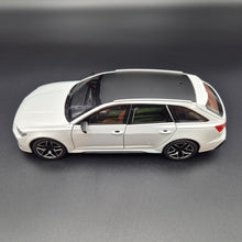 Load image into Gallery viewer, Explorafind 2022 Audi RS6 Avant White 1:24 Die Cast Car
