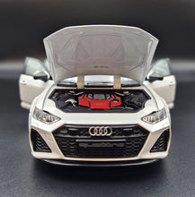 Load image into Gallery viewer, Explorafind 2022 Audi RS6 Avant White 1:24 Die Cast Car