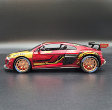 Load image into Gallery viewer, Explorafind 2020 Audi R8 V10 Red/Gold 1:24 Die Cast Car