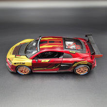 Load image into Gallery viewer, Explorafind 2020 Audi R8 V10 Red/Gold 1:24 Die Cast Car