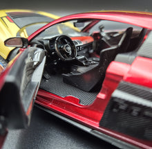 Load image into Gallery viewer, Explorafind 2020 Audi R8 V10 Red/Gold 1:24 Die Cast Car