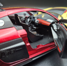 Load image into Gallery viewer, Explorafind 2020 Audi R8 V10 Red/Gold 1:24 Die Cast Car