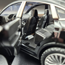 Load image into Gallery viewer, Explorafind 2018 Porsche Cayenne S Black 1:24 Die Cast Car