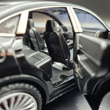Load image into Gallery viewer, Explorafind 2018 Porsche Cayenne S Black 1:24 Die Cast Car