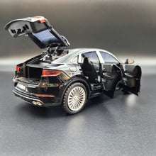 Load image into Gallery viewer, Explorafind 2018 Porsche Cayenne S Black 1:24 Die Cast Car