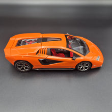 Load image into Gallery viewer, Explorafind 2023 Lamborghini Countach LPI 800-4 Orange 1:24 Die Cast Car