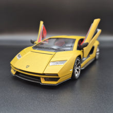 Load image into Gallery viewer, Explorafind 2023 Lamborghini Countach LPI 800-4 Matte Yellow 1:24 Die Cast Car