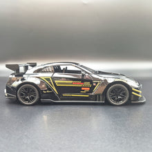 Load image into Gallery viewer, Explorafind 2020 Nissan GT-R Black 1:24 Die Cast Car