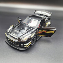 Load image into Gallery viewer, Explorafind 2020 Nissan GT-R Black 1:24 Die Cast Car