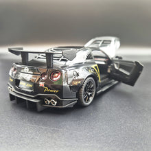 Load image into Gallery viewer, Explorafind 2020 Nissan GT-R Black 1:24 Die Cast Car