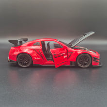 Load image into Gallery viewer, Explorafind 2020 Nissan GT-R Red 1:24 Die Cast Car