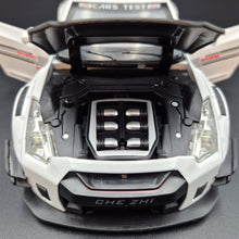 Load image into Gallery viewer, Explorafind 2020 Nissan GT-R White 1:24 Die Cast Car