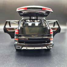 Load image into Gallery viewer, Explorafind 2020 BMW X5 Black 1:24 Die Cast Car