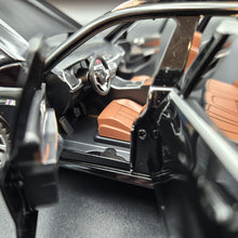 Load image into Gallery viewer, Explorafind 2020 BMW X5 Black 1:24 Die Cast Car