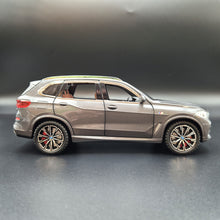 Load image into Gallery viewer, Explorafind 2020 BMW X5 Grey 1:24 Die Cast Car
