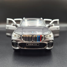 Load image into Gallery viewer, Explorafind 2020 BMW X5 Grey 1:24 Die Cast Car