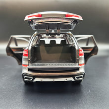 Load image into Gallery viewer, Explorafind 2020 BMW X5 Grey 1:24 Die Cast Car