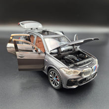 Load image into Gallery viewer, Explorafind 2020 BMW X5 Grey 1:24 Die Cast Car