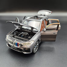 Load image into Gallery viewer, Explorafind 2020 BMW X5 Grey 1:24 Die Cast Car
