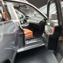 Load image into Gallery viewer, Explorafind 2020 BMW X5 Grey 1:24 Die Cast Car