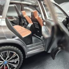 Load image into Gallery viewer, Explorafind 2020 BMW X5 Grey 1:24 Die Cast Car
