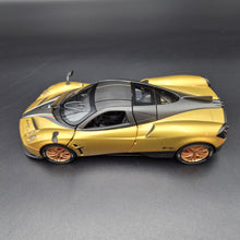 Load image into Gallery viewer, Explorafind 2018 Pagani Huayra Gold 1:24 Die Cast Car