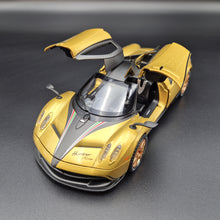 Load image into Gallery viewer, Explorafind 2018 Pagani Huayra Gold 1:24 Die Cast Car
