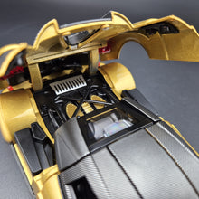 Load image into Gallery viewer, Explorafind 2018 Pagani Huayra Gold 1:24 Die Cast Car