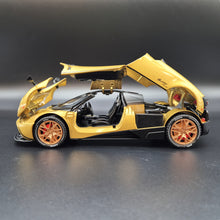 Load image into Gallery viewer, Explorafind 2018 Pagani Huayra Gold 1:24 Die Cast Car