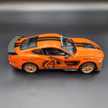 Load image into Gallery viewer, Explorafind 2022 Ford Mustang Shelby GT500 Orange 1:24 Die Cast Car