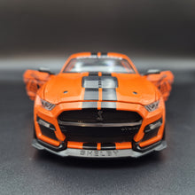 Load image into Gallery viewer, Explorafind 2022 Ford Mustang Shelby GT500 Orange 1:24 Die Cast Car