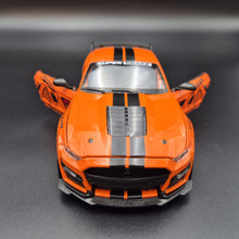 Load image into Gallery viewer, Explorafind 2022 Ford Mustang Shelby GT500 Orange 1:24 Die Cast Car