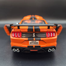 Load image into Gallery viewer, Explorafind 2022 Ford Mustang Shelby GT500 Orange 1:24 Die Cast Car
