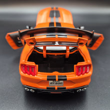 Load image into Gallery viewer, Explorafind 2022 Ford Mustang Shelby GT500 Orange 1:24 Die Cast Car