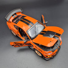 Load image into Gallery viewer, Explorafind 2022 Ford Mustang Shelby GT500 Orange 1:24 Die Cast Car