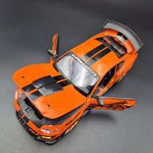 Load image into Gallery viewer, Explorafind 2022 Ford Mustang Shelby GT500 Orange 1:24 Die Cast Car