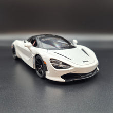 Load image into Gallery viewer, Explorafind 2023 McLaren 720S White 1:24 Die Cast Car