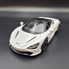 Load image into Gallery viewer, Explorafind 2023 McLaren 720S White 1:24 Die Cast Car