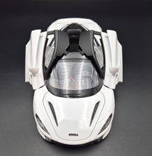 Load image into Gallery viewer, Explorafind 2023 McLaren 720S White 1:24 Die Cast Car