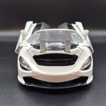 Load image into Gallery viewer, Explorafind 2023 McLaren 720S White 1:24 Die Cast Car