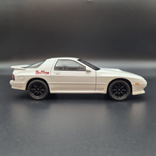 Load image into Gallery viewer, Explorafind 1989 Mazda RX-7 White 1:24 Die Cast Car