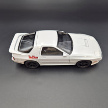 Load image into Gallery viewer, Explorafind 1989 Mazda RX-7 White 1:24 Die Cast Car