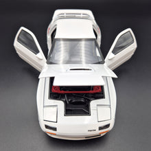 Load image into Gallery viewer, Explorafind 1989 Mazda RX-7 White 1:24 Die Cast Car