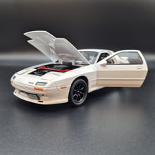Load image into Gallery viewer, Explorafind 1989 Mazda RX-7 White 1:24 Die Cast Car