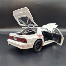 Load image into Gallery viewer, Explorafind 1989 Mazda RX-7 White 1:24 Die Cast Car