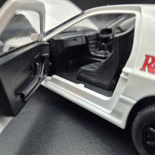 Load image into Gallery viewer, Explorafind 1989 Mazda RX-7 White 1:24 Die Cast Car