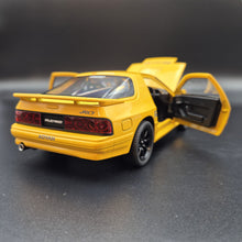 Load image into Gallery viewer, Explorafind 1989 Mazda RX-7 Yellow 1:24 Die Cast Car