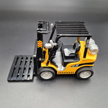 Load image into Gallery viewer, Explorafind Forklift Truck Yellow 1:24 Die Cast